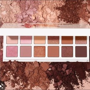 Fenty Beauty BOMB POSSE Mega Mix & Match Eyeshadow Palette